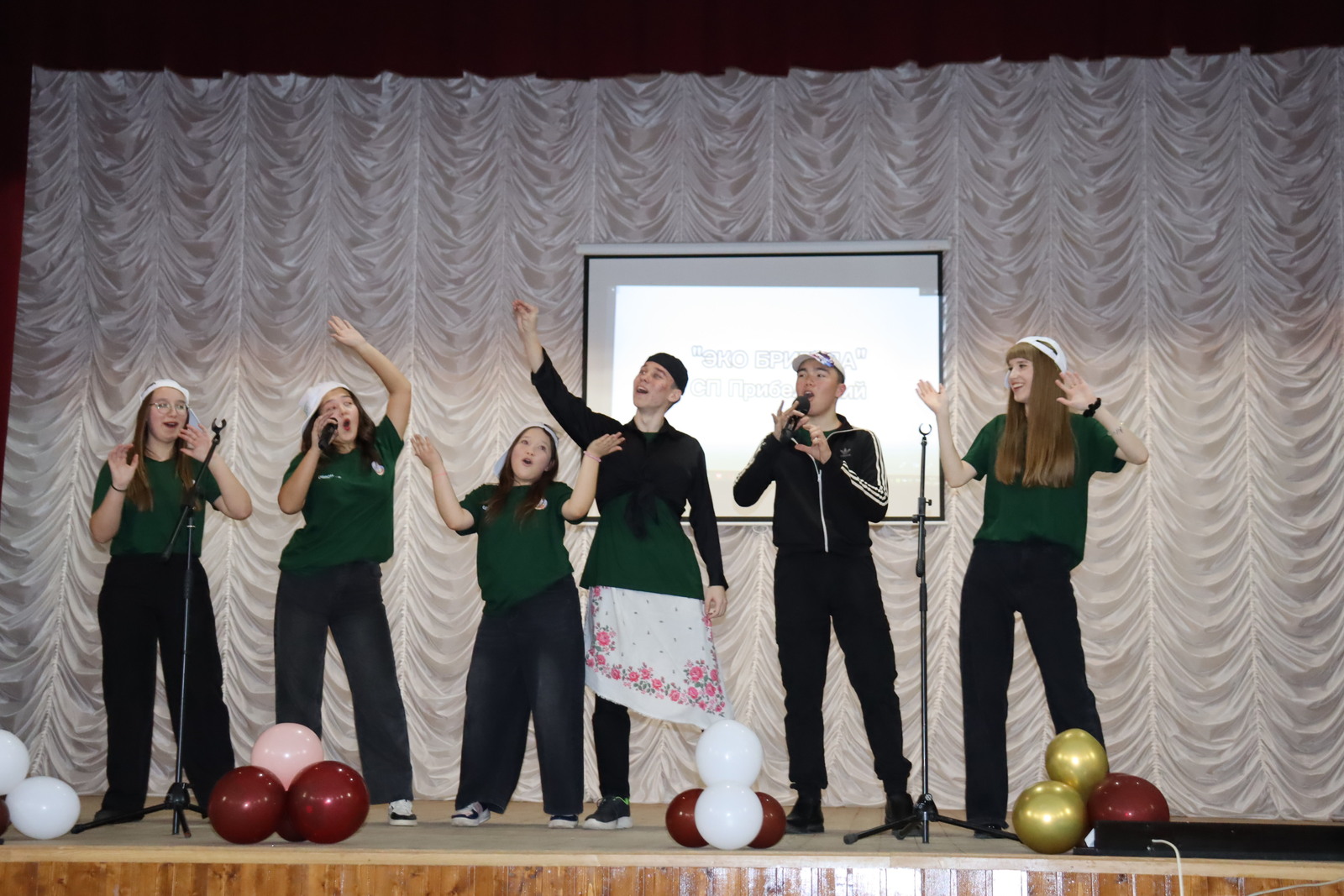 Сәвәләйдә шаяннар һәм зирәкләр бәйрәме үтте